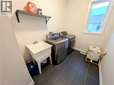 37 Mull Avenue Caledonia ON N3W 0B9