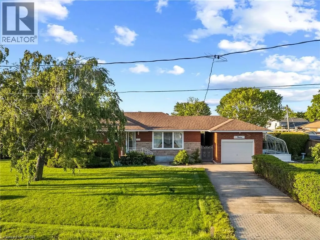 12 Lorne Avenue Grimsby ON L3M 2H5
