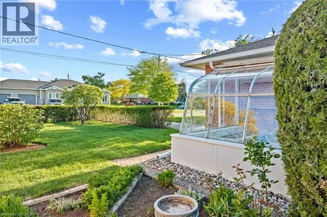 12 Lorne Avenue Grimsby ON L3M 2H5