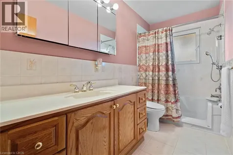 12 Lorne Avenue Grimsby ON L3M 2H5