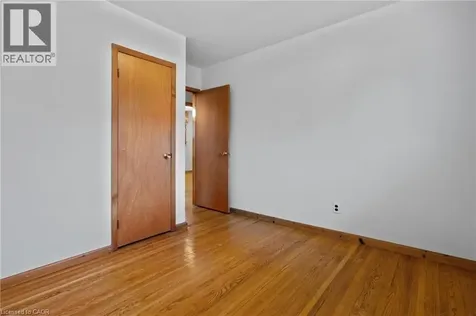 12 Lorne Avenue Grimsby ON L3M 2H5