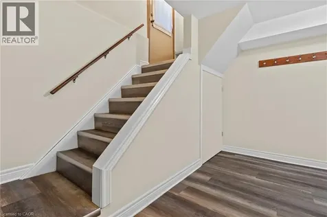 12 Lorne Avenue Grimsby ON L3M 2H5