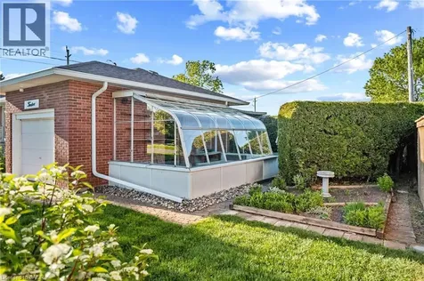12 Lorne Avenue Grimsby ON L3M 2H5