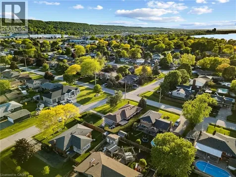 12 Lorne Avenue Grimsby ON L3M 2H5