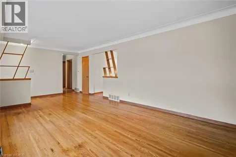 12 Lorne Avenue Grimsby ON L3M 2H5