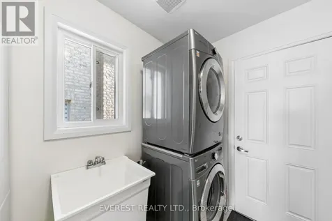 14 Hewson Street Penetanguishene ON L9M 0V7