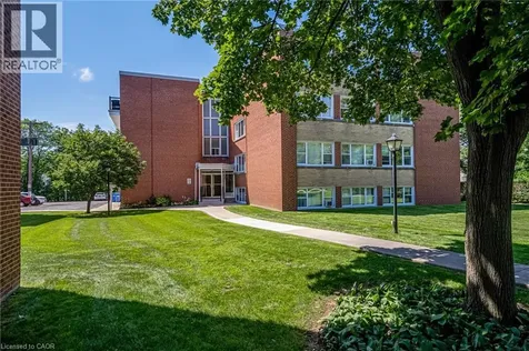2052 Courtland Drive Burlington ON L7R 1R8