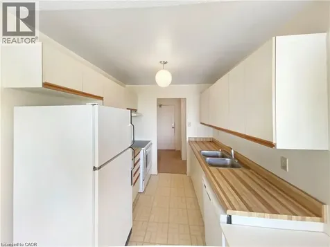 65 Highland Crescent Kitchener ON N2M 5M8