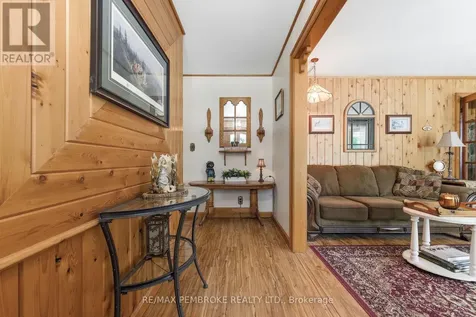 236 Witt Road Laurentian Valley ON K8A 6W5
