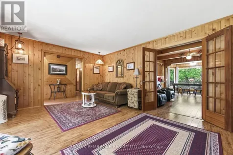 236 Witt Road Laurentian Valley ON K8A 6W5