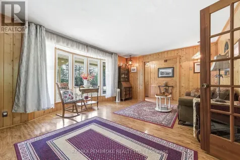 236 Witt Road Laurentian Valley ON K8A 6W5