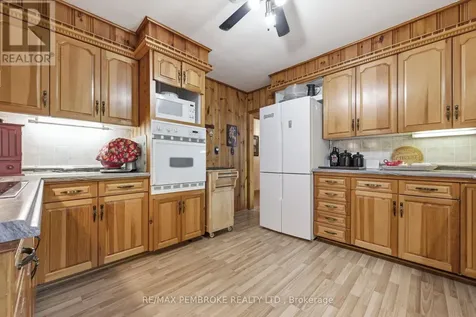 236 Witt Road Laurentian Valley ON K8A 6W5