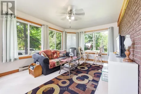 236 Witt Road Laurentian Valley ON K8A 6W5