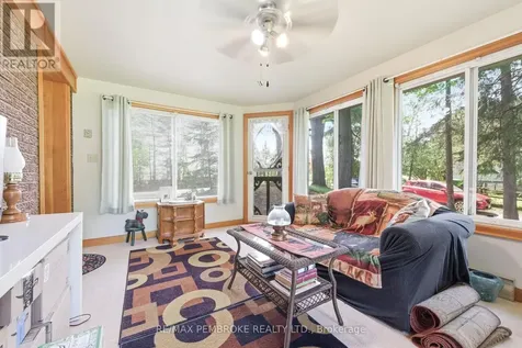 236 Witt Road Laurentian Valley ON K8A 6W5