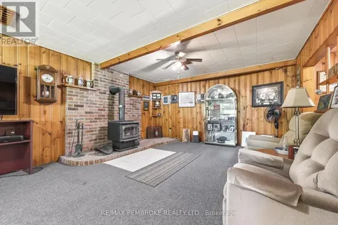 236 Witt Road Laurentian Valley ON K8A 6W5