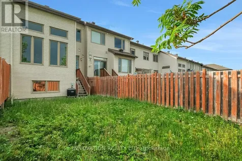 812 Fletcher Circle Ottawa ON K2T 0B6