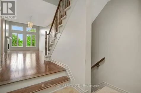 812 Fletcher Circle Ottawa ON K2T 0B6