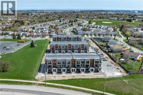 525 Erinbrook Drive Kitchener ON N2E 3T1