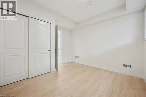 525 Erinbrook Drive Kitchener ON N2E 3T1