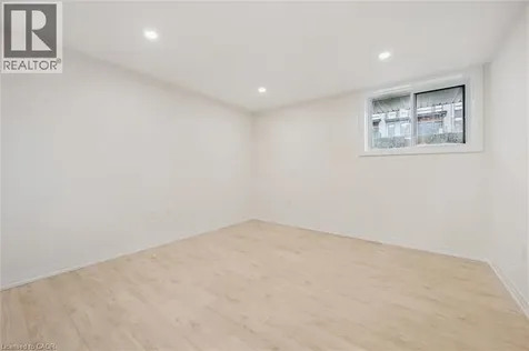 525 Erinbrook Drive Kitchener ON N2E 3T1