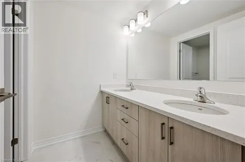 525 Erinbrook Drive Kitchener ON N2E 3T1