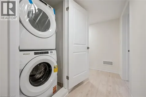 525 Erinbrook Drive Kitchener ON N2E 3T1