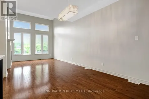 812 Fletcher Circle Ottawa ON K2T 0B6