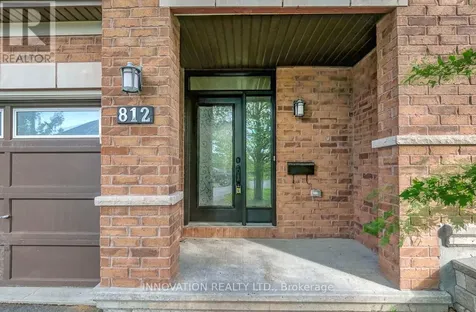 812 Fletcher Circle Ottawa ON K2T 0B6