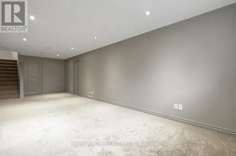 812 Fletcher Circle Ottawa ON K2T 0B6