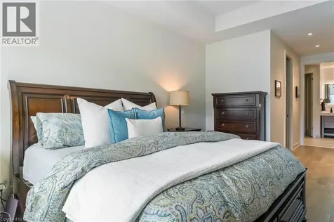 123 Maurice Drive Oakville ON L6K 2W6