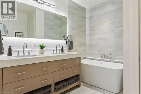 123 Maurice Drive Oakville ON L6K 2W6