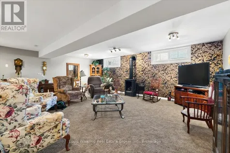 113 B 13th Avenue Hanover ON N4N 3V1