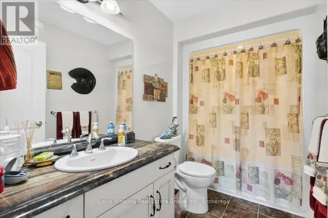 113 B 13th Avenue Hanover ON N4N 3V1