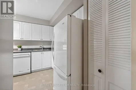 2760 Carousel Crescent Ottawa ON K1T 2N4