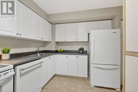 2760 Carousel Crescent Ottawa ON K1T 2N4