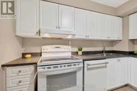 2760 Carousel Crescent Ottawa ON K1T 2N4