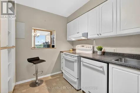 2760 Carousel Crescent Ottawa ON K1T 2N4