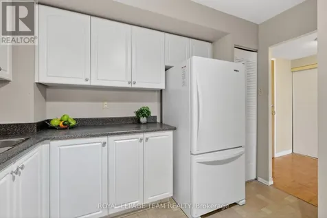 2760 Carousel Crescent Ottawa ON K1T 2N4