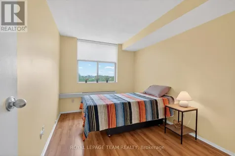 2760 Carousel Crescent Ottawa ON K1T 2N4
