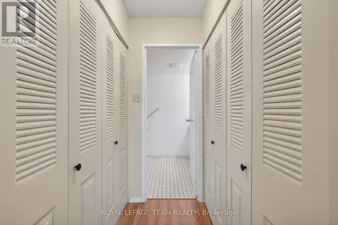 2760 Carousel Crescent Ottawa ON K1T 2N4
