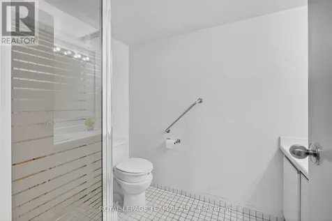 2760 Carousel Crescent Ottawa ON K1T 2N4