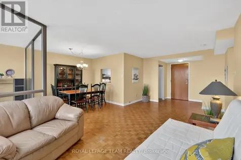 2760 Carousel Crescent Ottawa ON K1T 2N4
