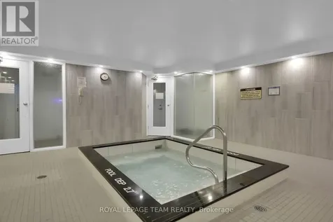 2760 Carousel Crescent Ottawa ON K1T 2N4