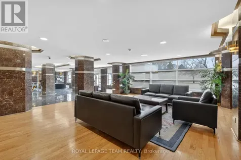 2760 Carousel Crescent Ottawa ON K1T 2N4