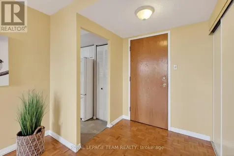 2760 Carousel Crescent Ottawa ON K1T 2N4