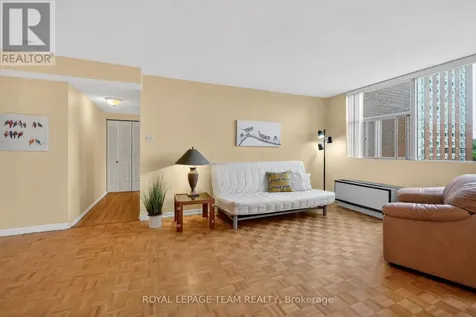 2760 Carousel Crescent Ottawa ON K1T 2N4