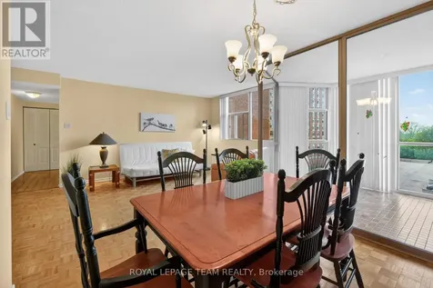 2760 Carousel Crescent Ottawa ON K1T 2N4