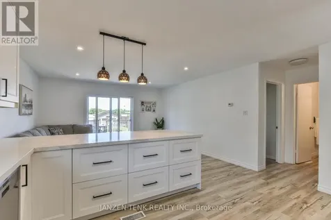 22 Beckett Boulevard Tillsonburg ON N4G 5N1