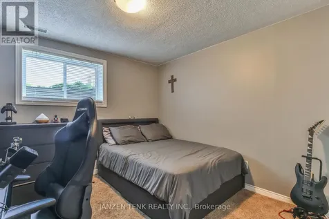 22 Beckett Boulevard Tillsonburg ON N4G 5N1