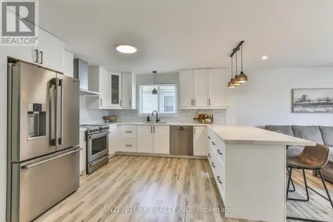 22 Beckett Boulevard Tillsonburg ON N4G 5N1